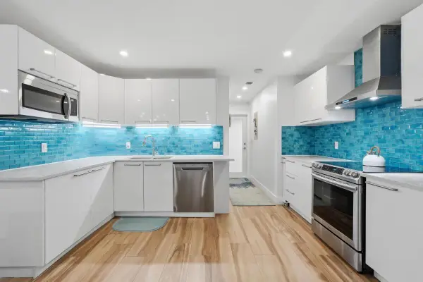 904 W Cypress Lane #V-46, Pompano Beach, FL 33069