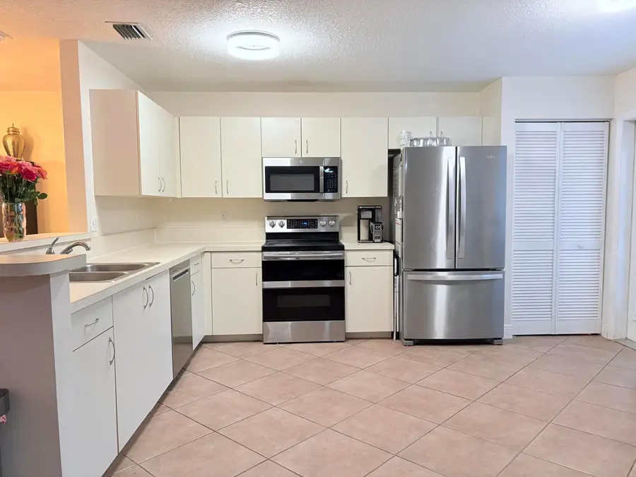 72 Fairway Lane, Royal Palm Beach, FL 33411 - #3