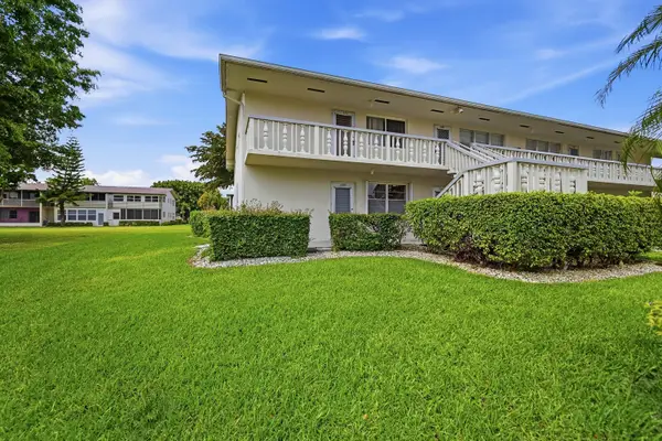 132 Cambridge F, West Palm Beach, FL 33417