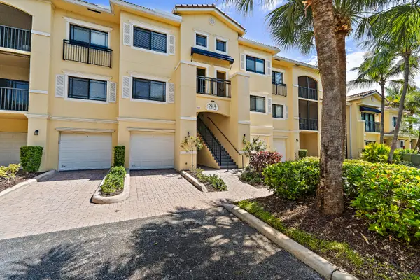 2915 Tuscany Court #102, Palm Beach Gardens, FL 33410