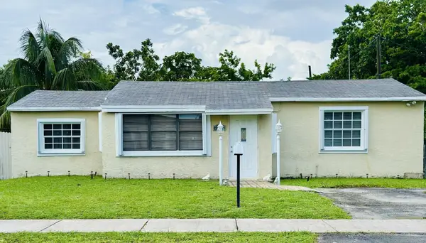 2411 Plunkett Street, Hollywood, FL 33020