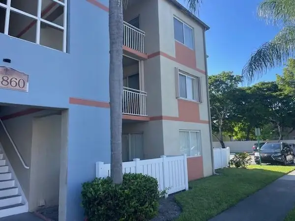 18860 NW 57th Avenue #106, Hialeah, FL 33015