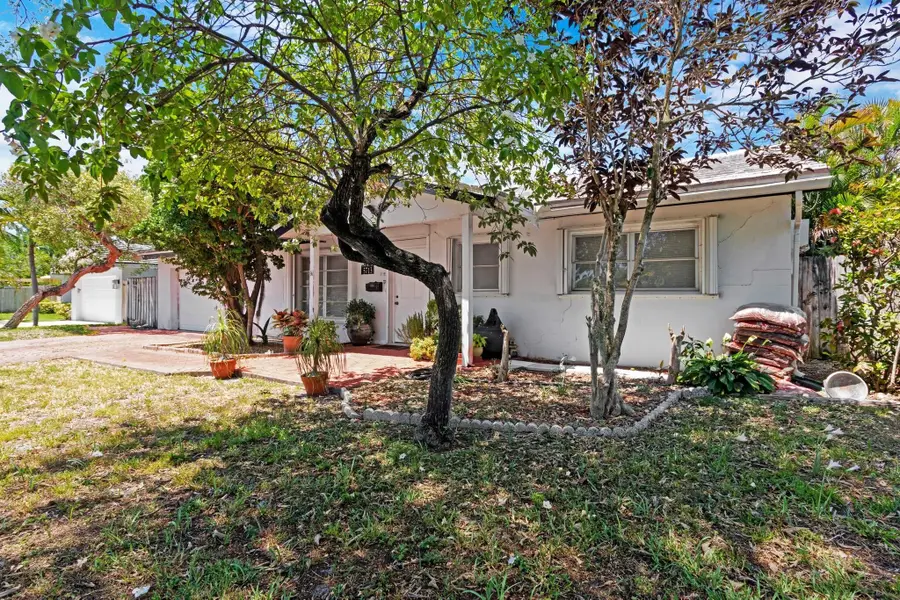 5713 NE 17th Avenue, Fort Lauderdale, FL 33334 - #2