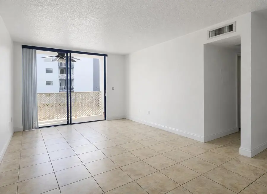 8185 NW 7th Street #214, Miami, FL 33126 - #3