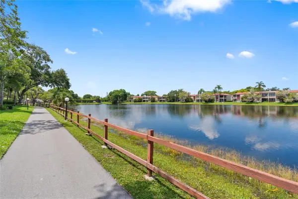 900 Colony Point Circle #511, Pembroke Pines, FL 33026