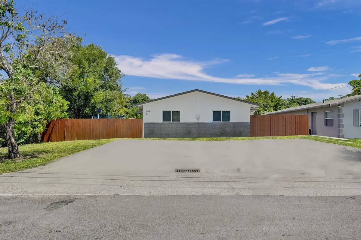 209 NE 9th Street, Pompano Beach, FL 33060 - #1
