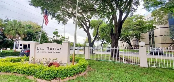 7035 NW 186th Street #D-111, Hialeah, FL 33015