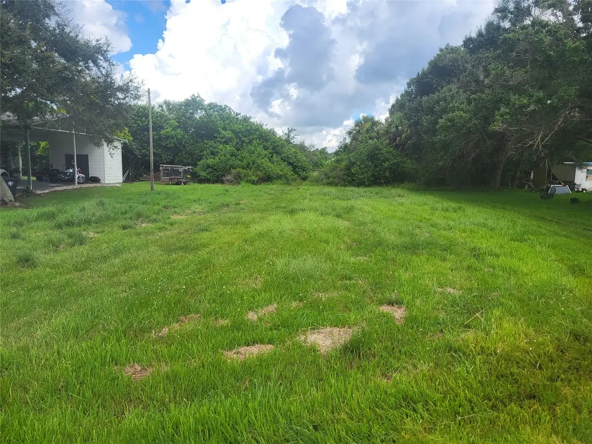 1099 Pine Avenue, Moore Haven, FL 33471 - #1