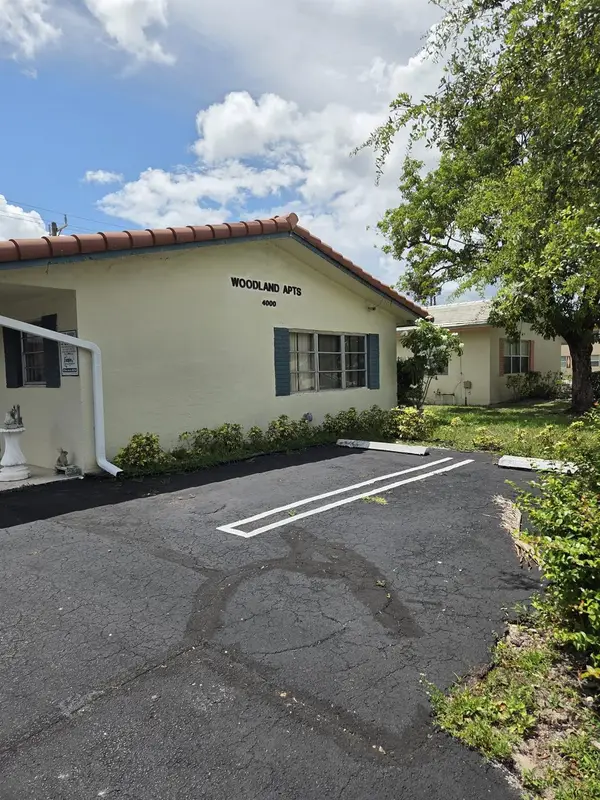 4000 NW Woodside Drive, Coral Springs, FL 33065
