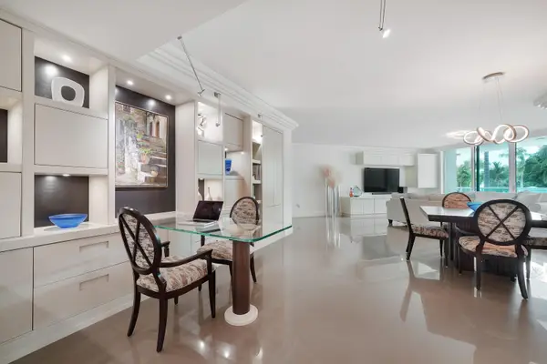 550 SE Mizner Boulevard #B209, Boca Raton, FL 33432