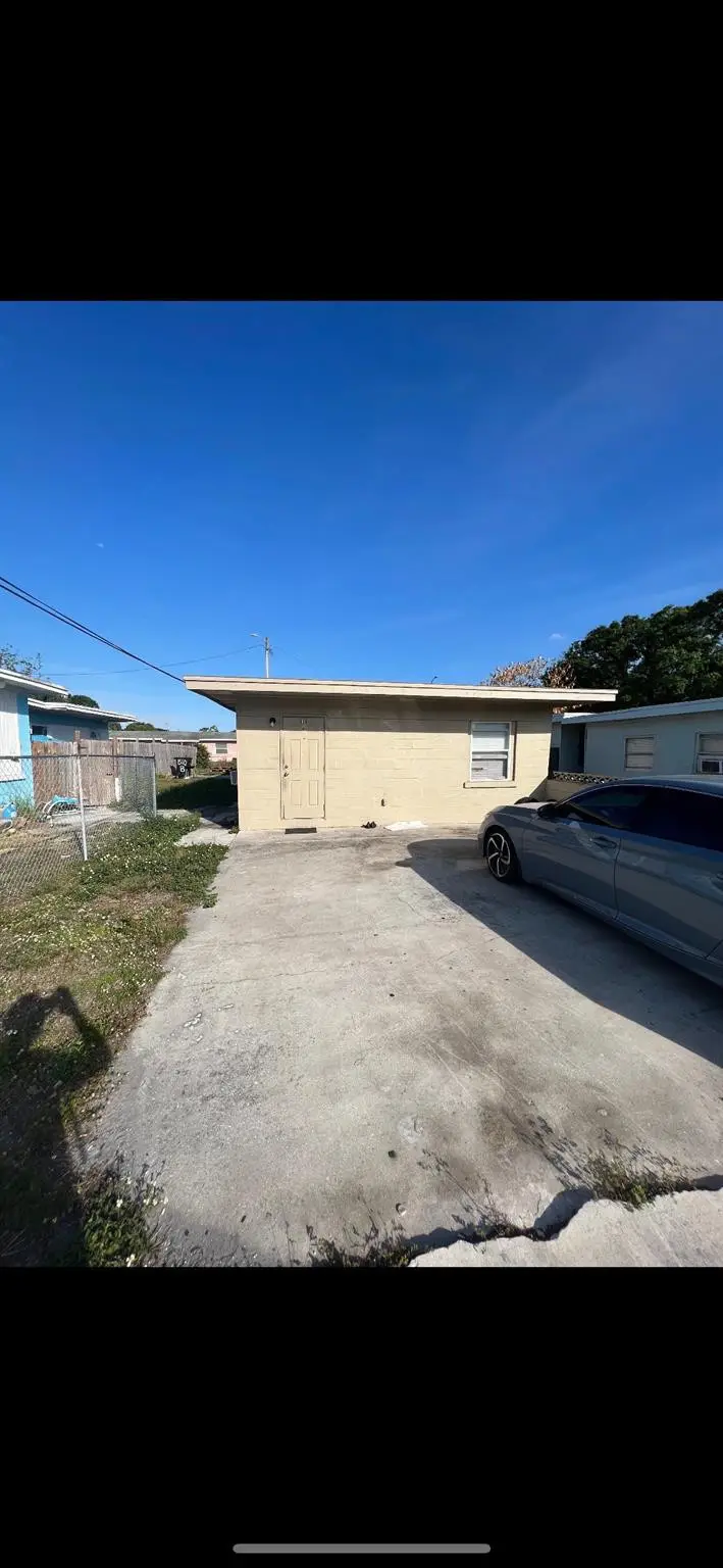 810 N 17th Street, Fort Pierce, FL 34950 - #3