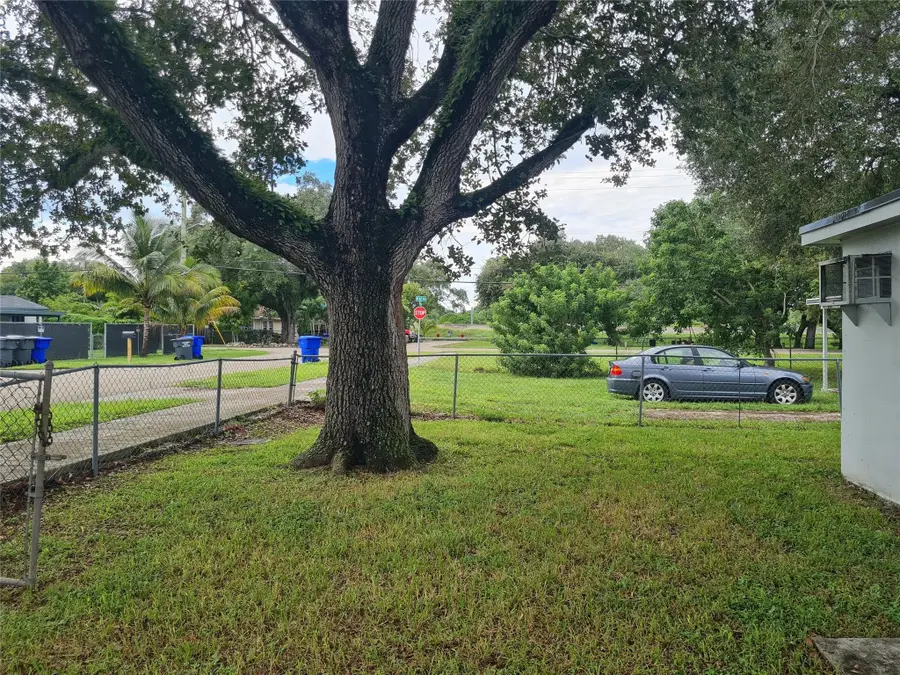 6141 Garfield, Hollywood, FL 33024 - #2