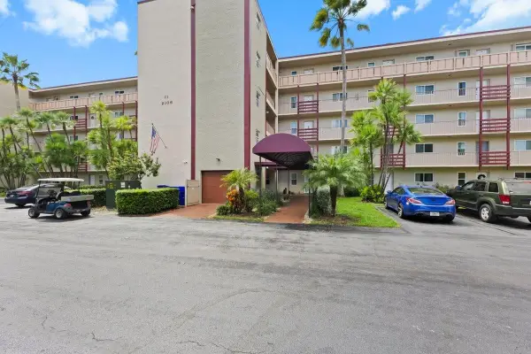 2106 S Cypress Bend Drive #506, Pompano Beach, FL 33069