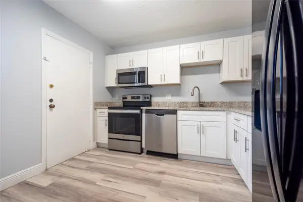 6061 N Falls Circle Drive #102, Lauderhill, FL 33319