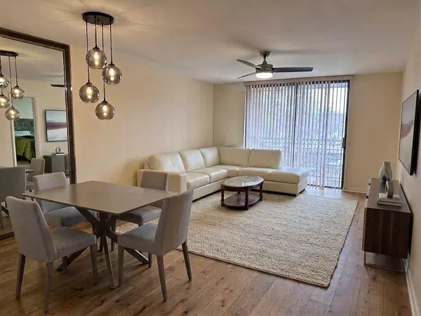 1101 Colony Point Circle #220, Pembroke Pines, FL 33026