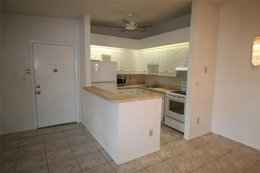 9728 S Belfort Circle #206, Tamarac, FL 33321 - #2