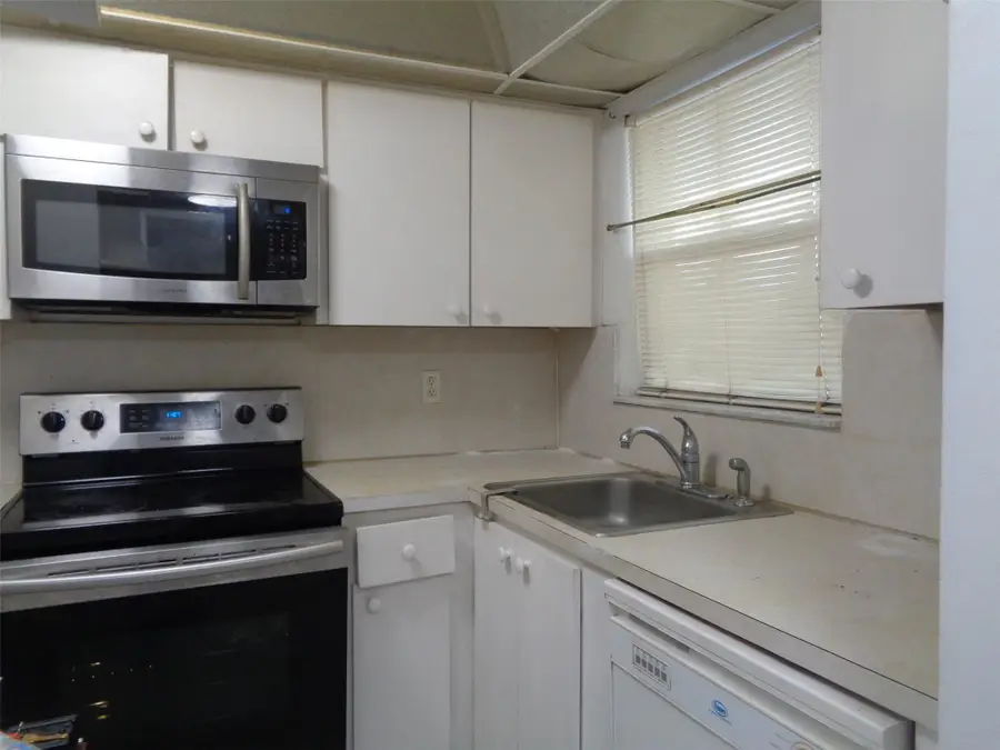 2831 E Sunrise Lakes Drive #209, Sunrise, FL 33322 - #3
