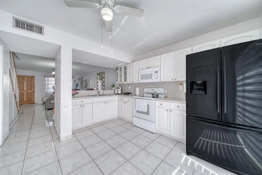 2612 W 54th Place #Unit 204, Hialeah, FL 33016 - #3