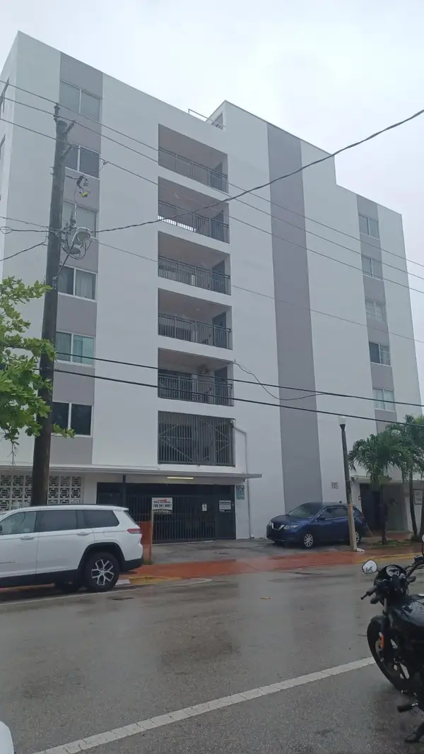 8001 N Crespi Boulevard #2c, Miami Beach, FL 33141