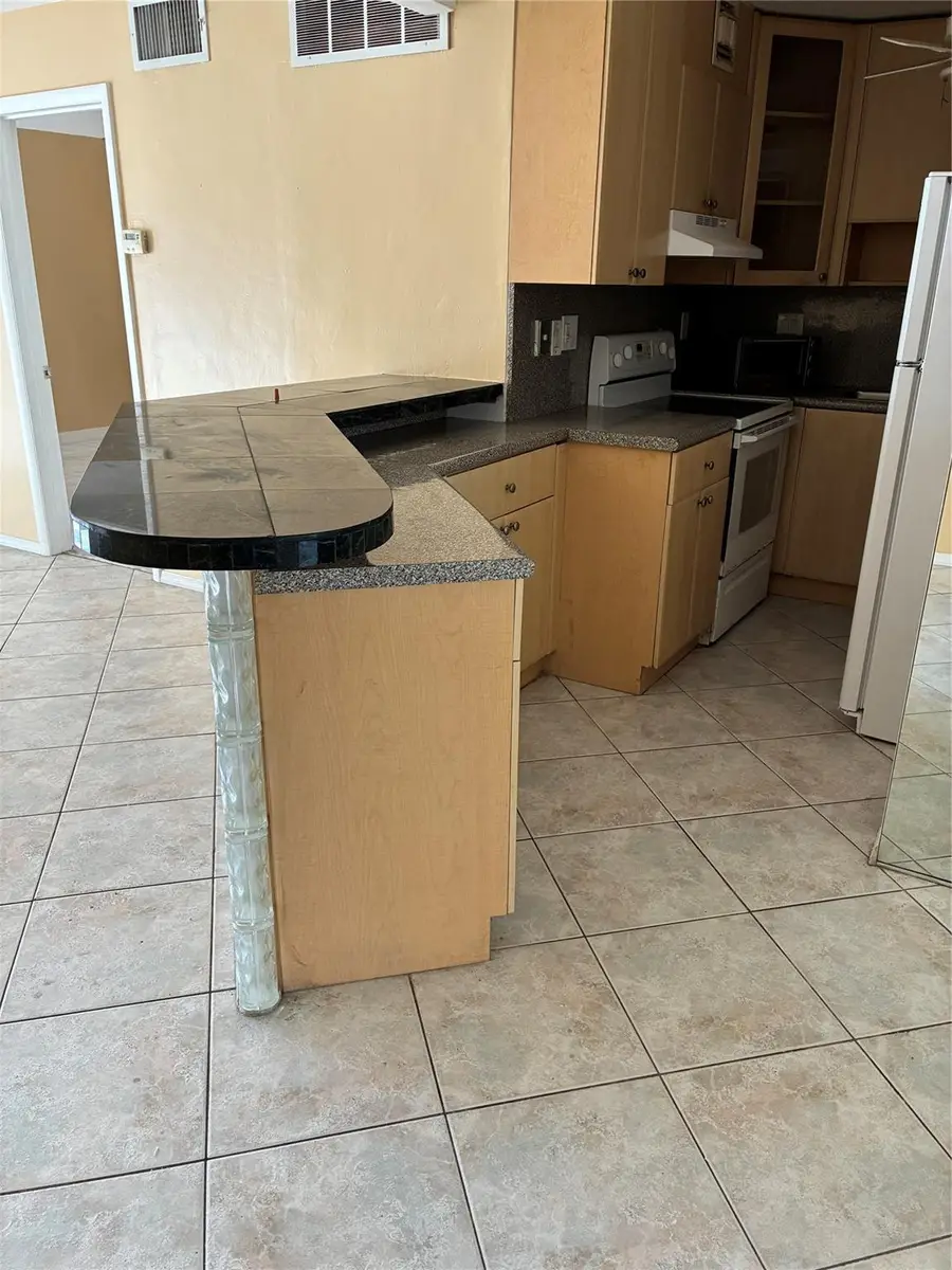 3040 NE 16th Avenue #A210, Oakland Park, FL 33334 - #3