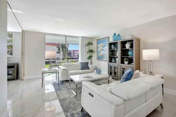 9720 S Hollybrook Lake Drive #204, Pembroke Pines, FL 33025