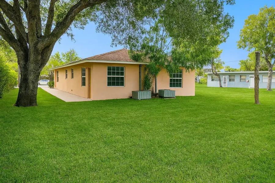 734 NW 13th Terrace, Fort Lauderdale, FL 33311 - #3