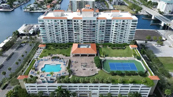 3020 NE 32nd Avenue #905, Fort Lauderdale, FL 33308