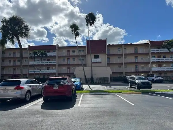 1000 Country Club Drive #403, Margate, FL 33063