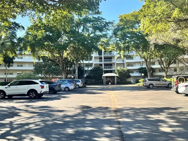 3980 Oaks Clubhouse Drive #405, Pompano Beach, FL 33069