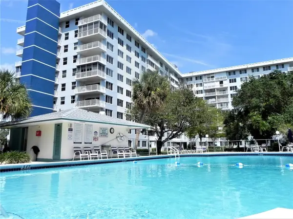 4200 Hillcrest Drive #201, Hollywood, FL 33021