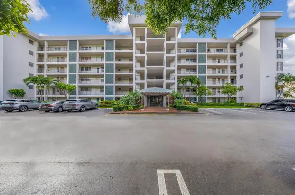 2850 N Palm Aire Drive #104, Pompano Beach, FL 33069