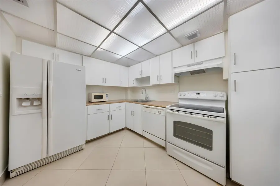 2850 N Palm Aire Drive #104, Pompano Beach, FL 33069 - #3