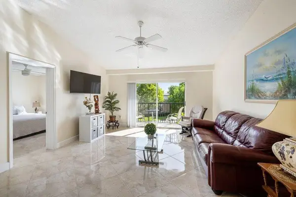 1100 Crestwood Court #1110, Royal Palm Beach, FL 33411