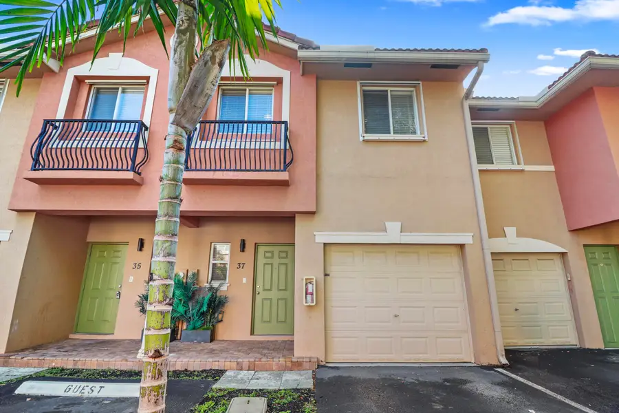 37 SE 3rd Avenue, Hallandale Beach, FL 33009 - #2