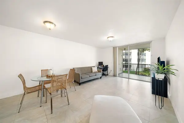 8225 Lake Drive #205, Doral, FL 33166