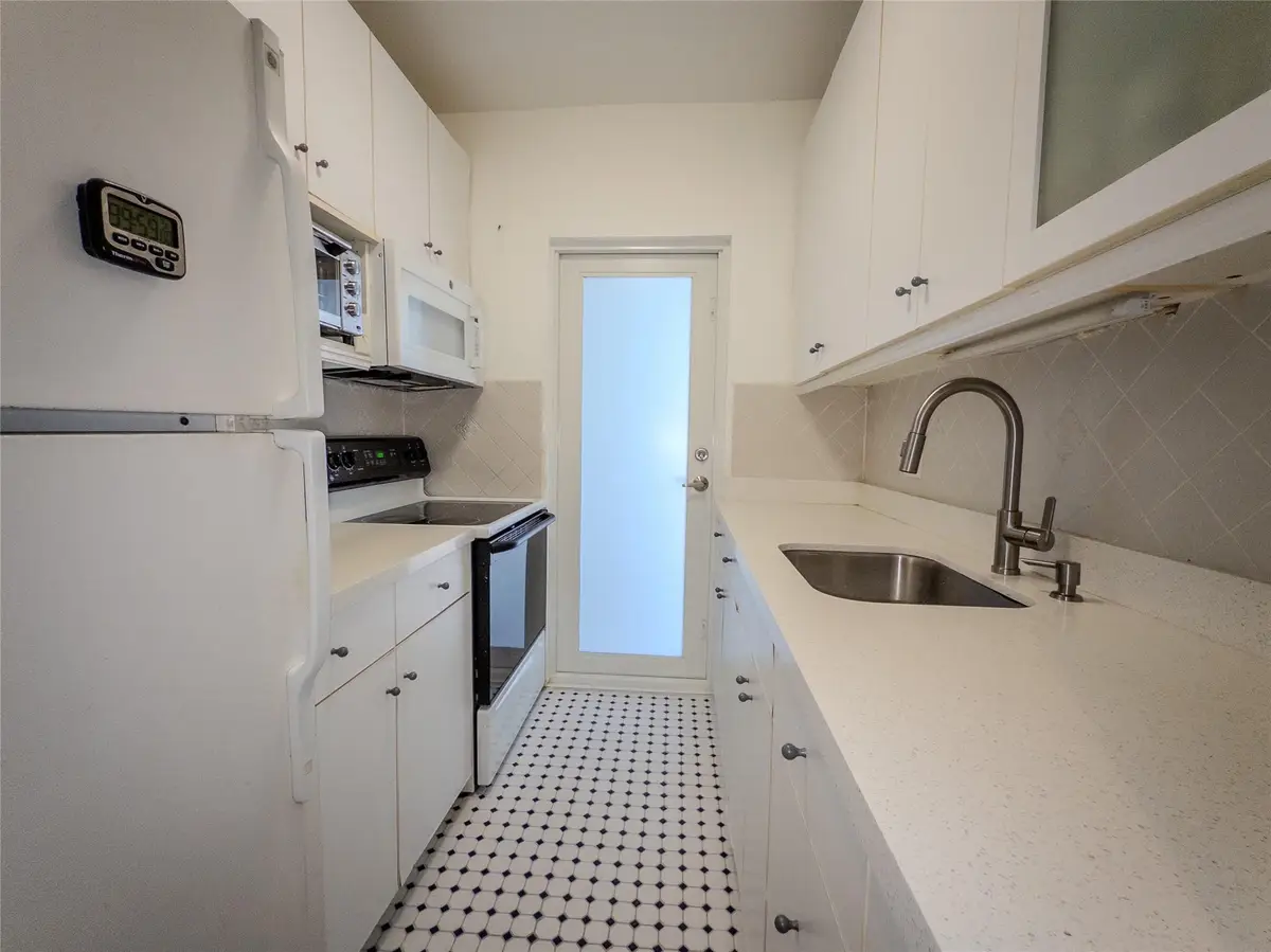 2430 NE 135th Street #302, North Miami, FL 33181 - #1