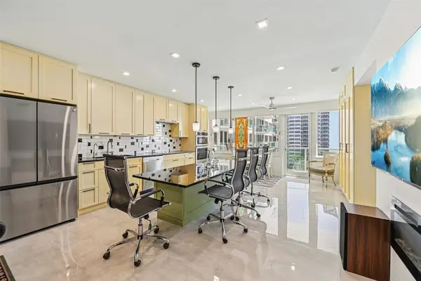 3233 NE 34th Street #812a, Fort Lauderdale, FL 33308
