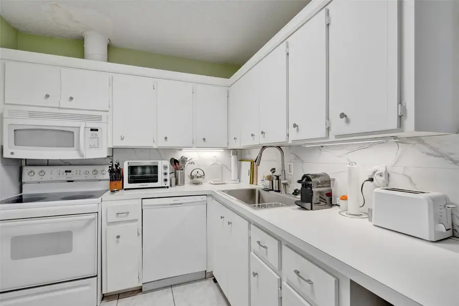 6750 NE 21st Road #123, Fort Lauderdale, FL 33308 - #3