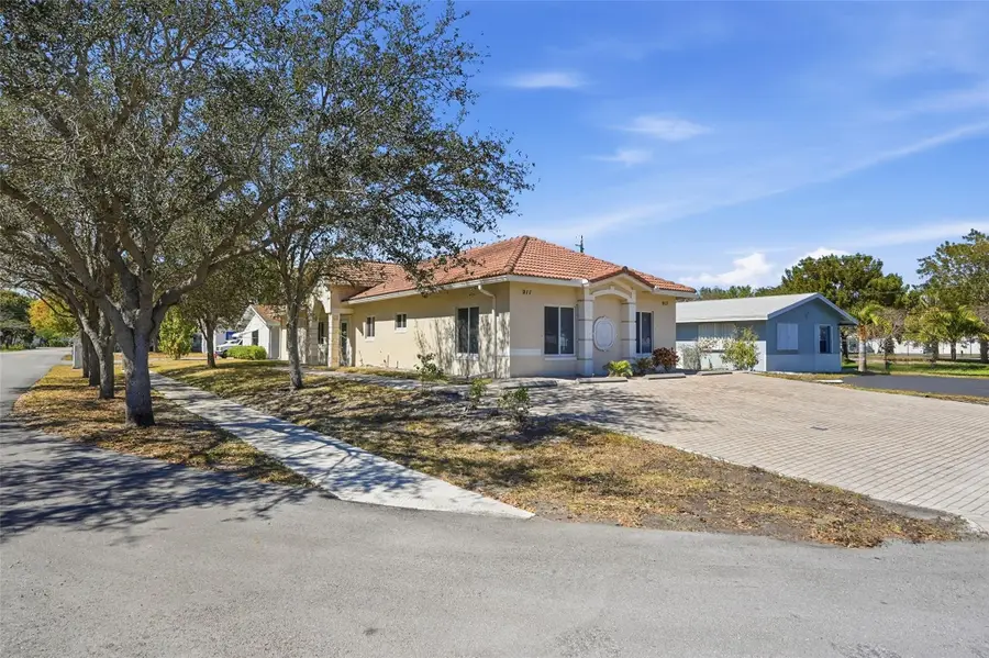 911 NE 12th Avenue, Pompano Beach, FL 33060 - #3