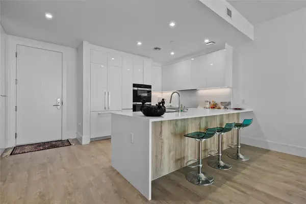 220 Lake Shore Drive #1417, Lake Park, FL 33403