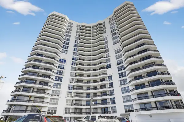 3400 NE 192nd Street #1008, Miami, FL 33180