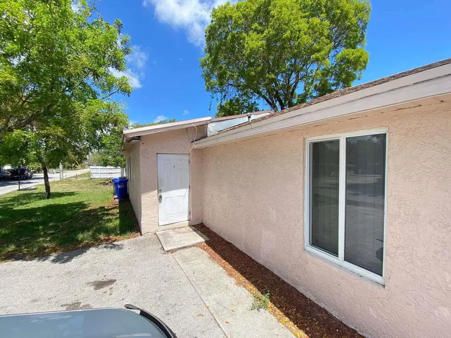 141 NW 10th Street, Pompano Beach, FL 33060 - #3