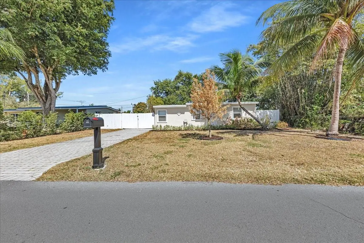 305 NE 8th Street, Pompano Beach, FL 33060 - #1