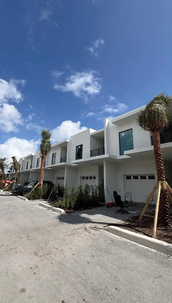 2511 Pierce Street #3, Hollywood, FL 33020
