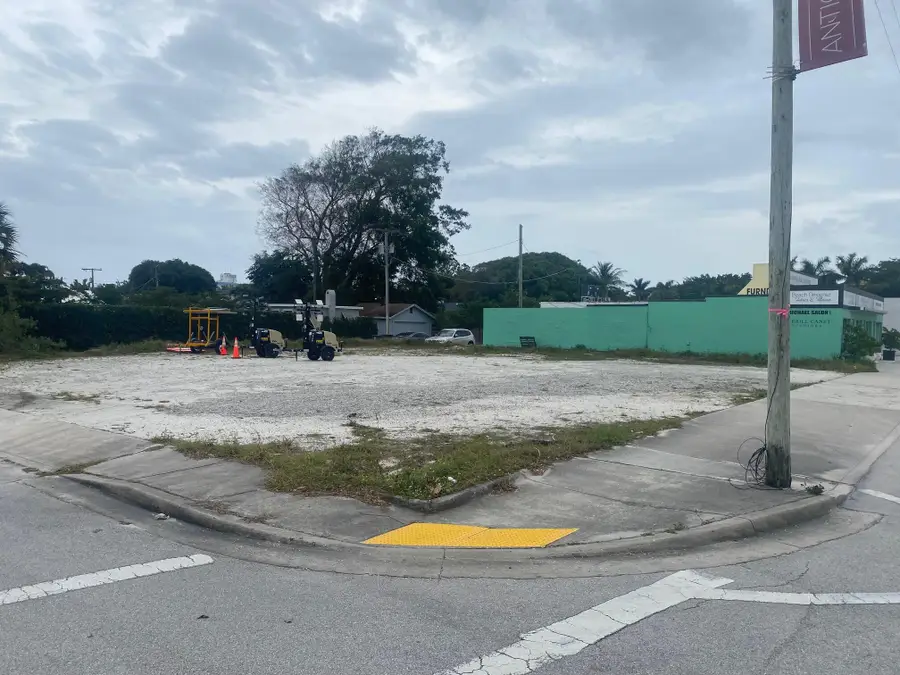 3500 S Dixie Highway, West Palm Beach, FL 33405 - #3