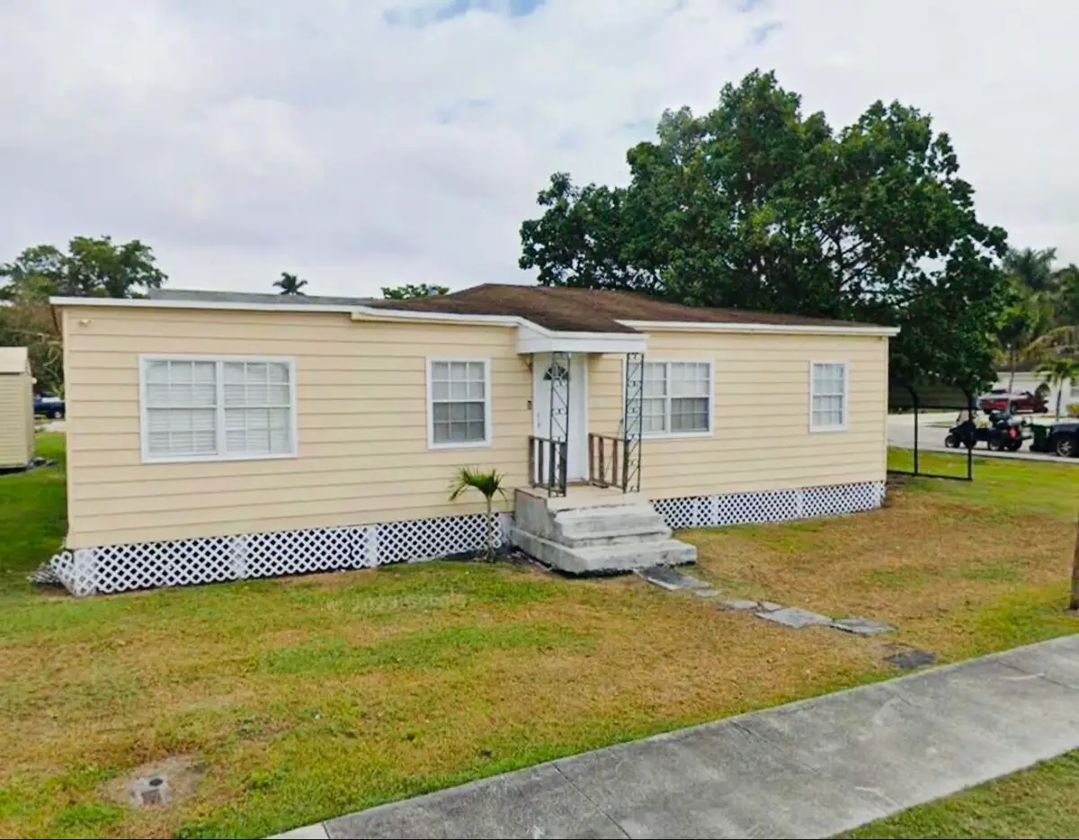 297 E E 4th St. Street, Pahokee, FL 33476 - #1