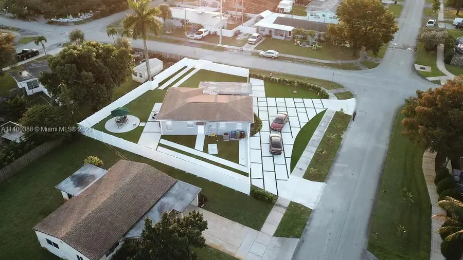 3240 SW 17th Street, Fort Lauderdale, FL 33312 - #2