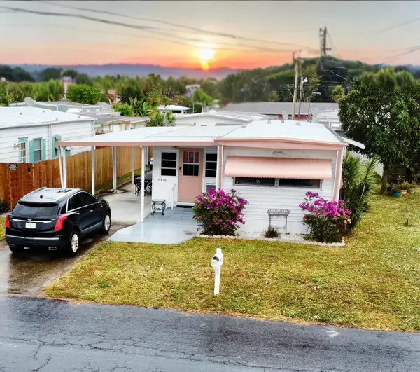 8926 Palm Street, Boynton Beach, FL 33436