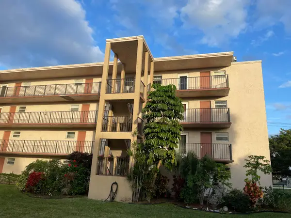 225 Bonnie Boulevard #211, Palm Springs, FL 33461