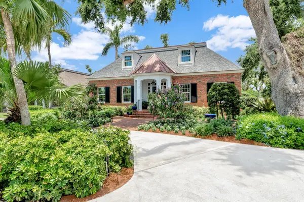 645 Riomar Drive, Vero Beach, FL 32963